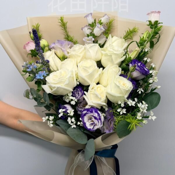 12枝玫瑰洋桔梗花束