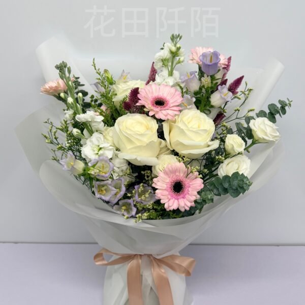 白玫瑰清純優雅花束