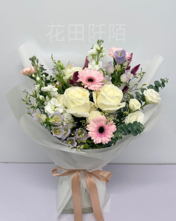 白玫瑰清純優雅花束
